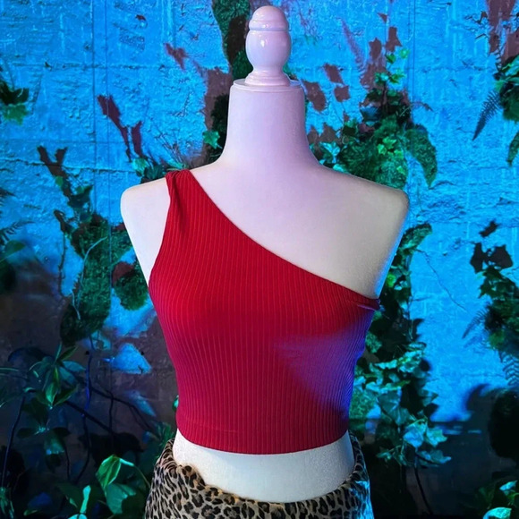 Victoria’s Secret Red One Shoulder Crop Top - Picture 2 of 2